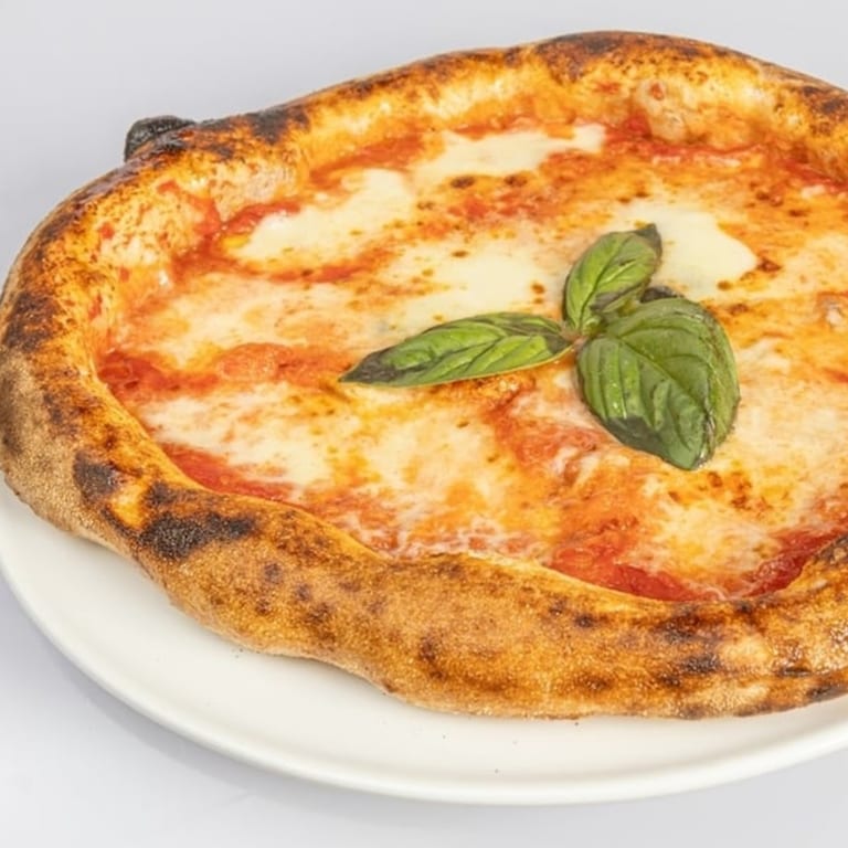 What is a margherita pizza?
