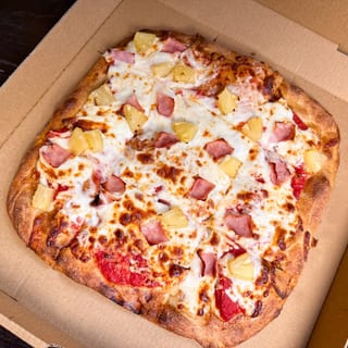 Hawaiana Square